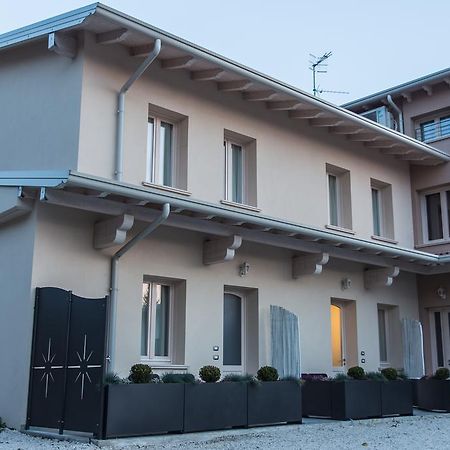 Lm House 01 Apartment Lonato Exterior photo