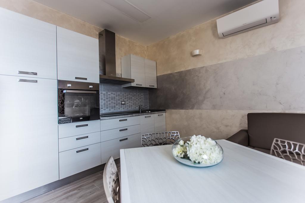 Lm House 01 Apartment Lonato Exterior photo