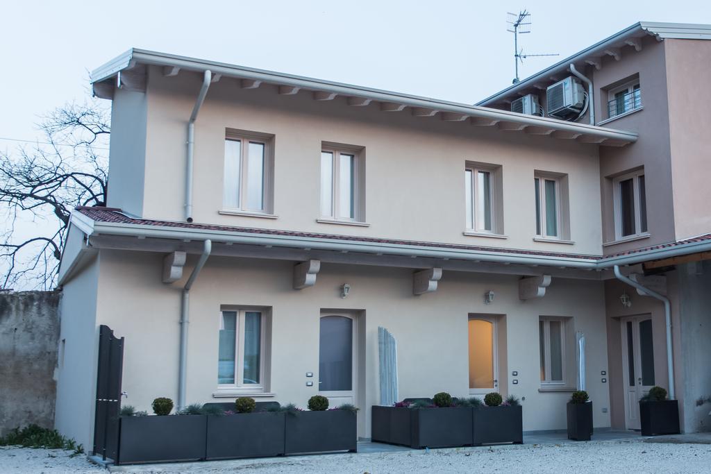 Lm House 01 Apartment Lonato Exterior photo