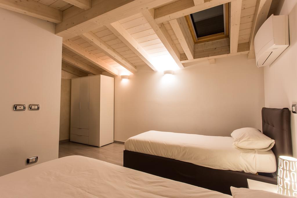 Lm House 01 Apartment Lonato Exterior photo
