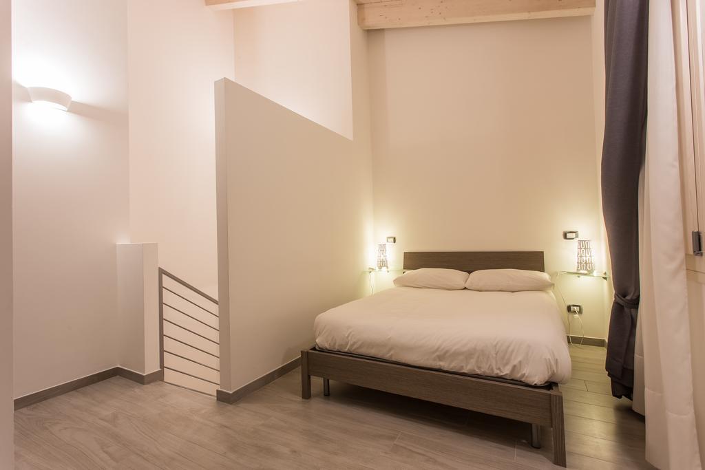 Lm House 01 Apartment Lonato Exterior photo